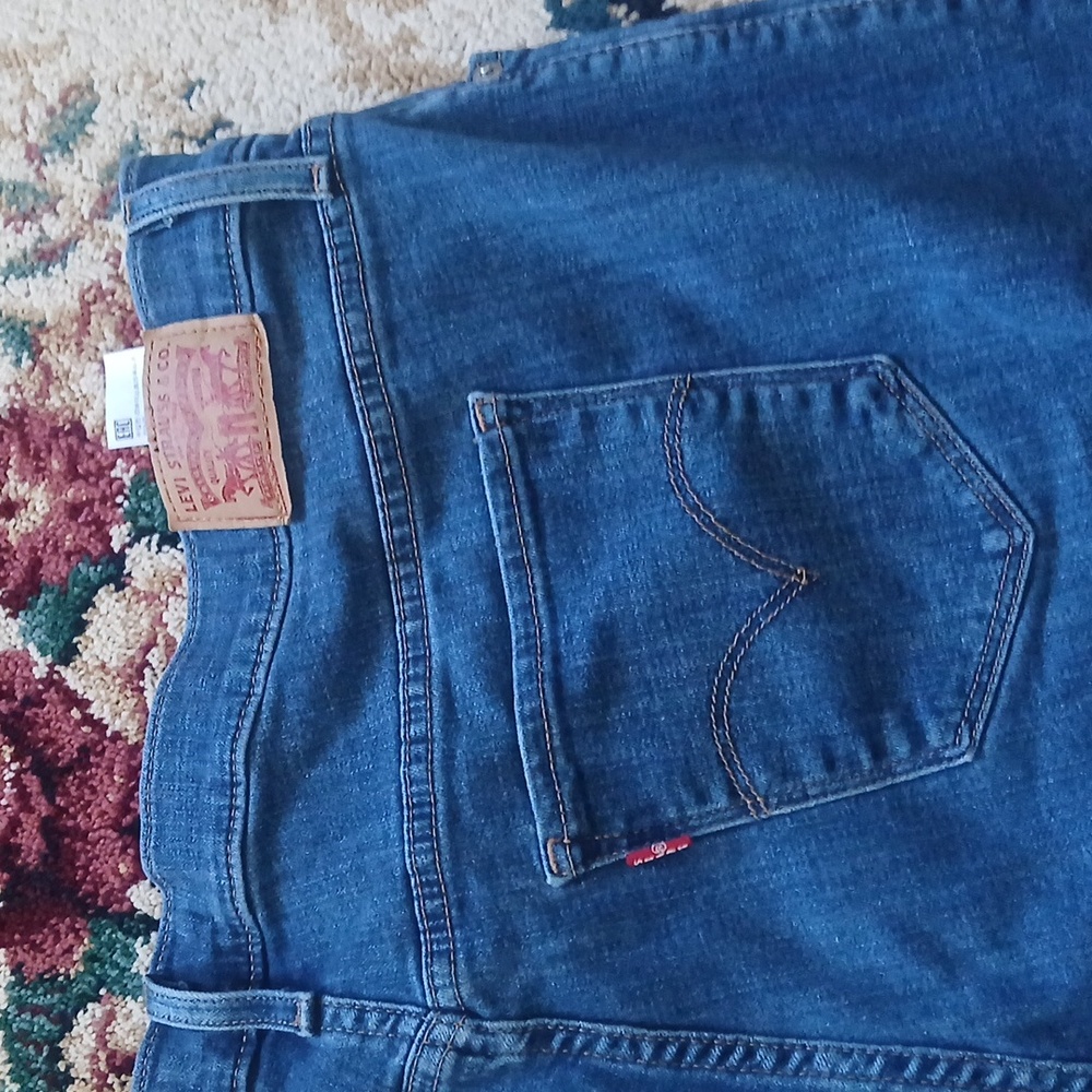 Levi's Blue Denim Women's Bermuda Shorts - Picture 3 of 6